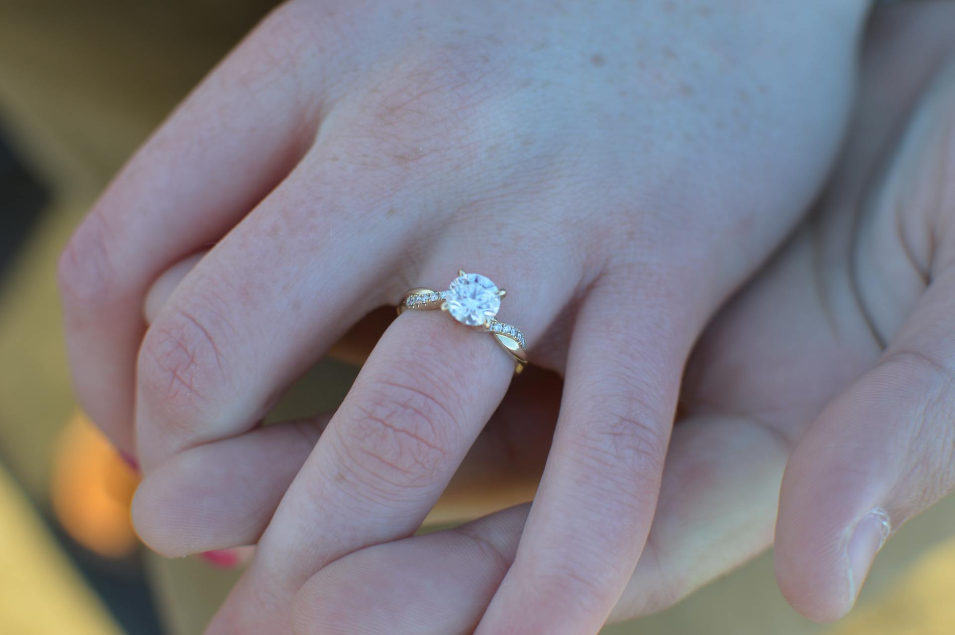Engagement rings for short chubby fingers