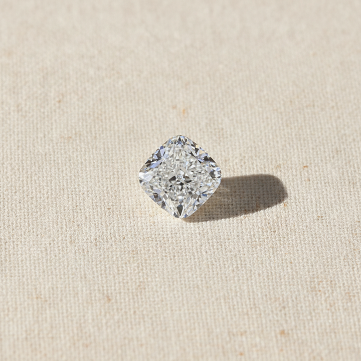 Diamante cultivado em laboratório com corte almofadado de 1,00 quilates, VS1/D