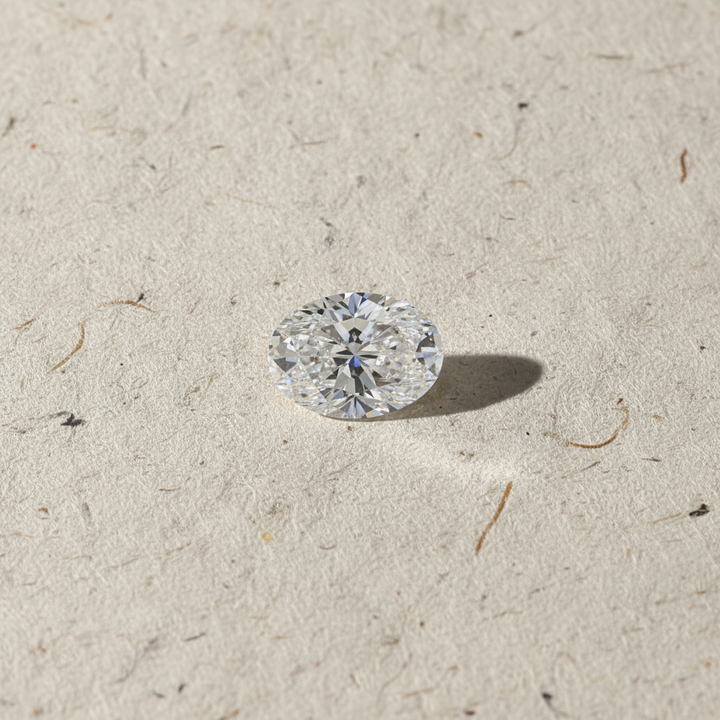 Diamante oval cultivado em laboratório de 1,02 quilates, VVS2/E