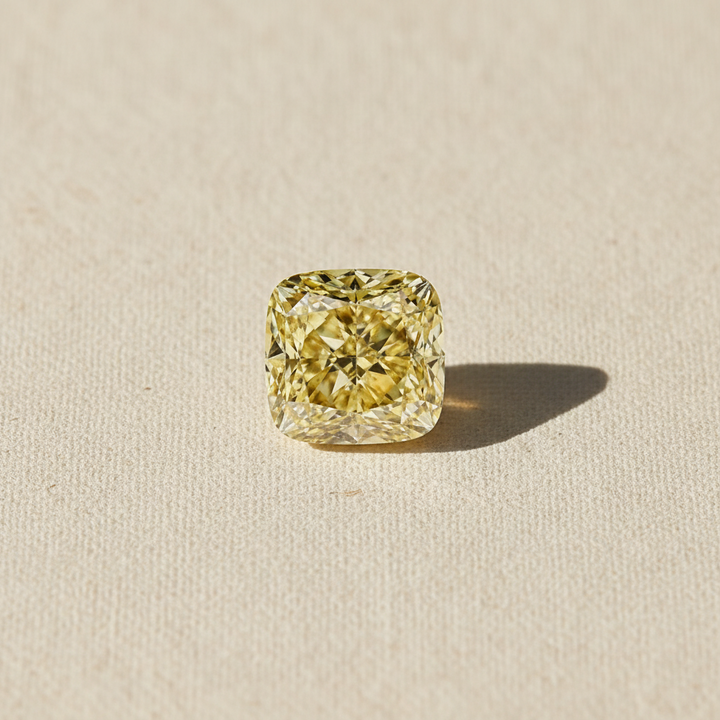 1,20 karaat kussen gemodificeerde lab-grown diamant, VS2/fancy intens geel