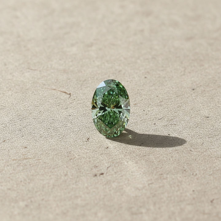 1,25 karaat ovaal geslepen laboratoriumdiamant, VVS2/fancy levendig groen