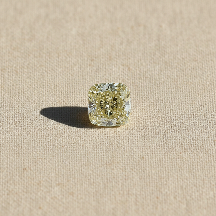 1,59 karaat kussen gemodificeerde lab-grown diamant, VS1/fancy geel