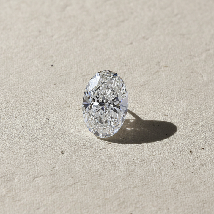 Diamante cultivado en laboratorio ovalado de 10,54 quilates, VS1/F