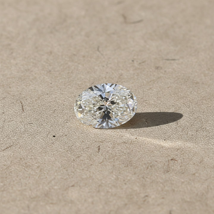 Diamant cultivé en laboratoire de taille ovale de 2,00 carats, VS2/G