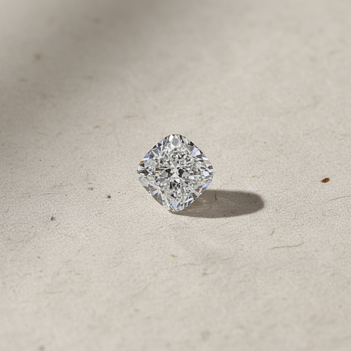 Diamant cultivé en laboratoire taille coussin de 2,01 carats, VS2/D