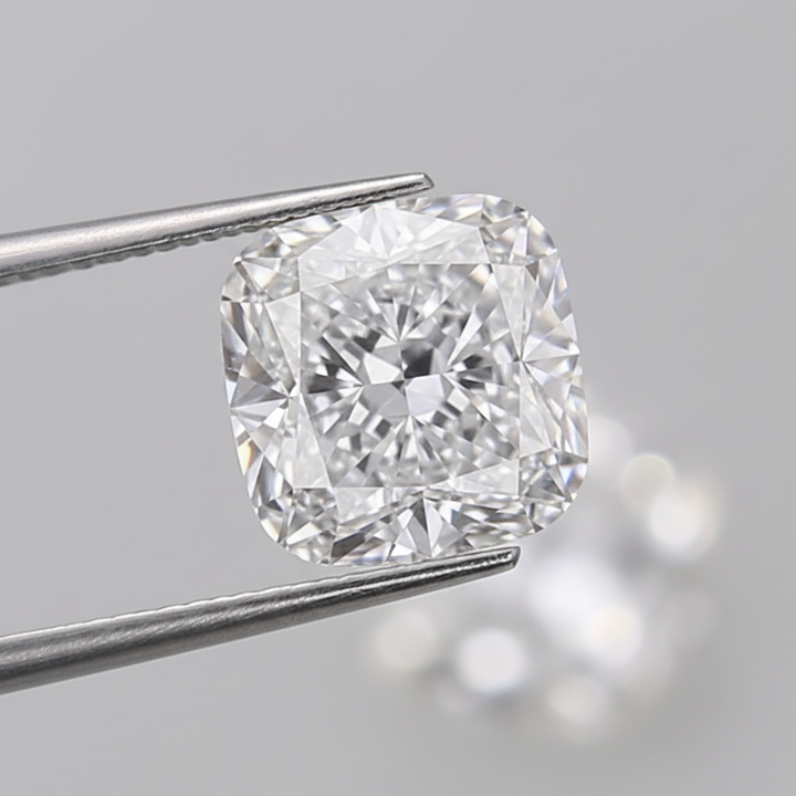 Diamant cultivé en laboratoire taille coussin de 2,01 carats, VVS2/D
