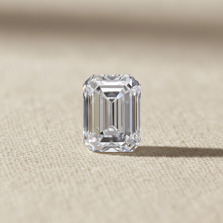 Diamant émeraude cultivé en laboratoire de 2,02 carats, VS1/D