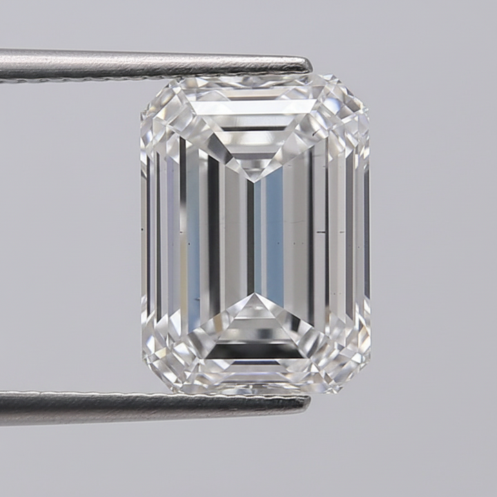 Diamant émeraude cultivé en laboratoire de 2,02 carats, VVS2/D