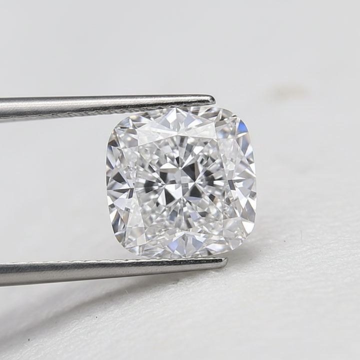 Diamant cultivé en laboratoire taille coussin de 2,05 carats, VVS2/D