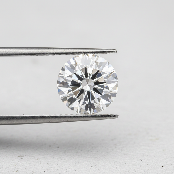 IGI Certified 2.05 Ct F Color VS2 Round CVD Diamond with 8.23mm Diameter