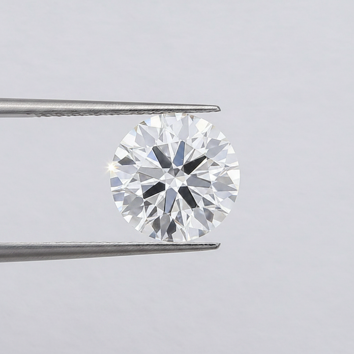 IGI Certified 2.06 Ct D Color VVS1 Round CVD Diamond with 8.26mm Diameter