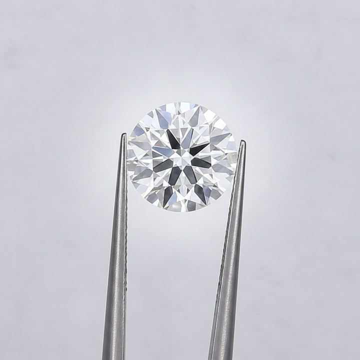 IGI Certified 2.07 Ct D Color VVS1 Round CVD Diamond with 8.19mm Diameter