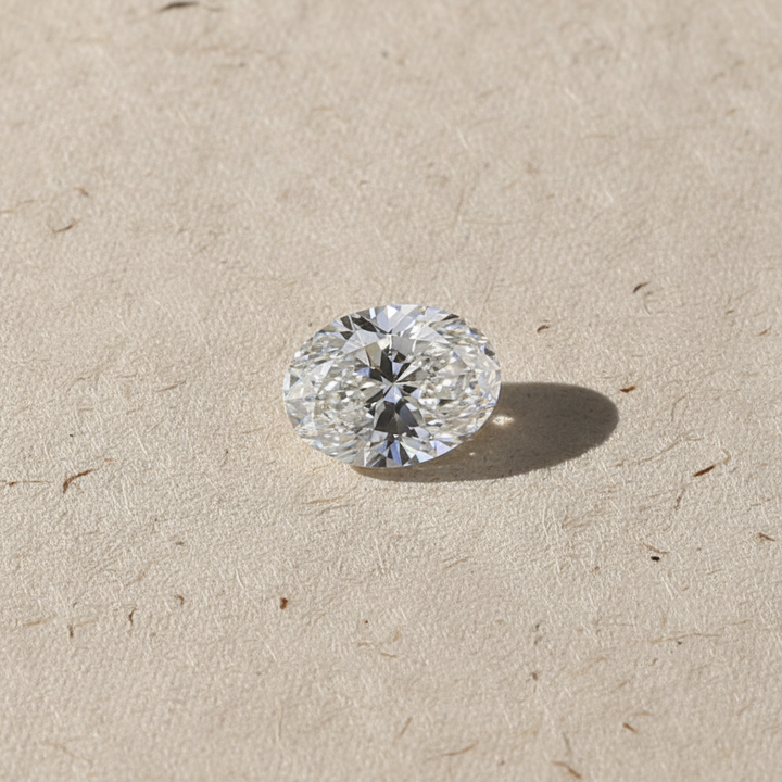 Diamante cultivado em laboratório com corte oval de 2,0 quilates, VS1/E