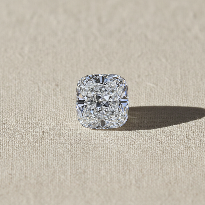 Diamant cultivé en laboratoire taille coussin de 2,11 carats, VVS2/E