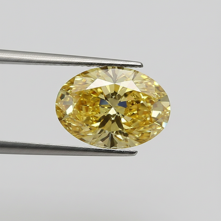 Diamant ovale cultivé en laboratoire de 2,33 carats, VS1/jaune vif fantaisie