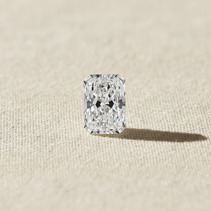 Diamant cultivé en laboratoire taille radiante de 2,81 carats, VS2/D
