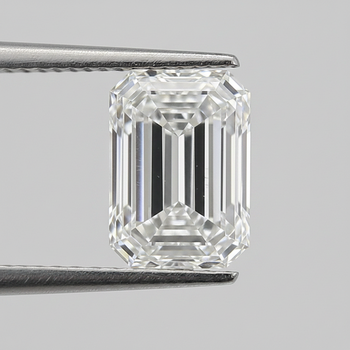 Diamant cultivé en laboratoire taille émeraude de 3,01 carats, VS1/E