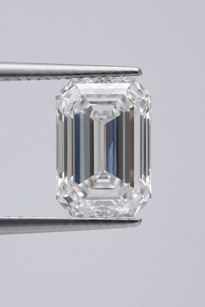 Diamant cultivé en laboratoire taille émeraude de 3,02 carats, VVS2/D