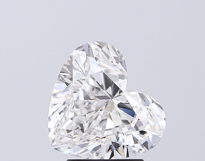 3,02 Karat herzförmiger, im Labor gezüchteter Diamant VS1D