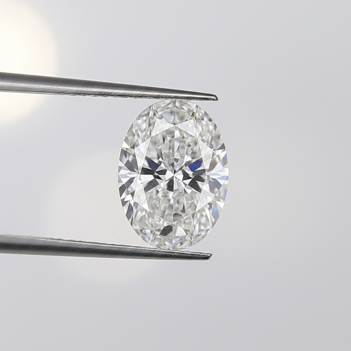 Diamant cultivé en laboratoire de taille ovale de 3,04 carats, VVS2/G