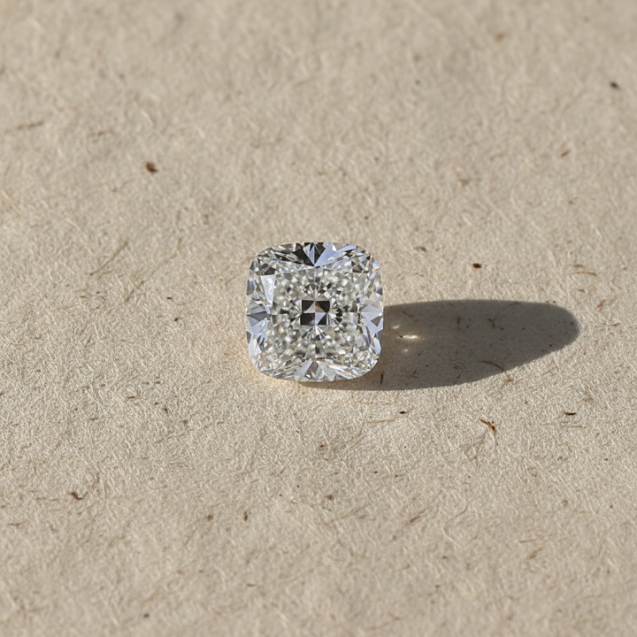 Diamant cultivé en laboratoire taille coussin de 3,05 carats, VVS2/D