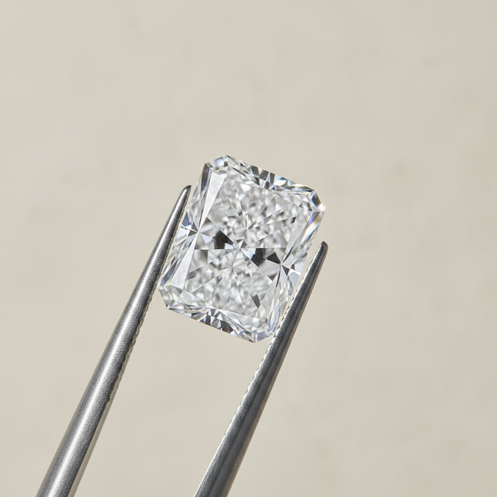 Diamante cultivado en laboratorio de talla radiante de 3,81 quilates, VVS1/E