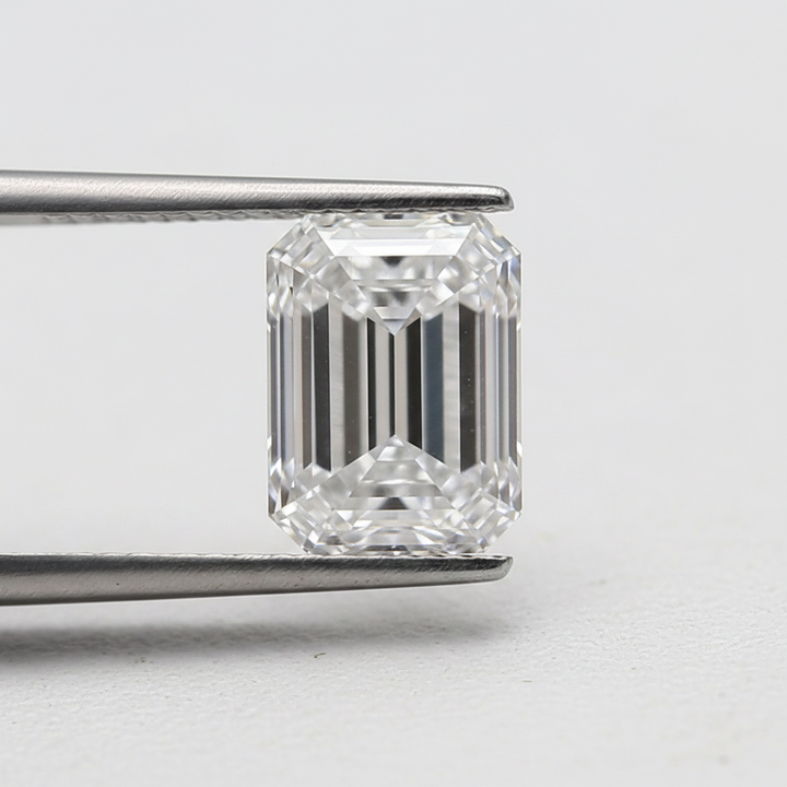Diamant cultivé en laboratoire taille émeraude de 4,01 carats, VS1/D
