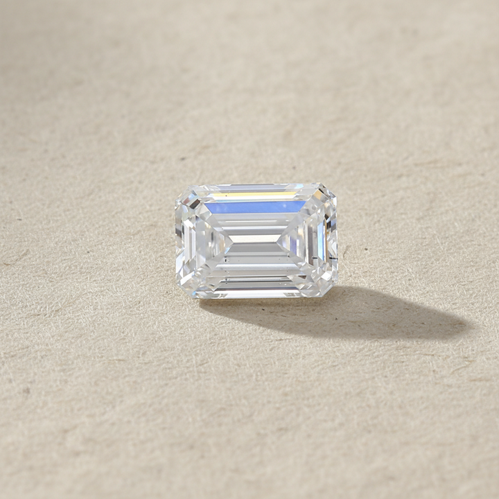 Labordiamant im Smaragdschliff von 4,01 Karat, VS2/E
