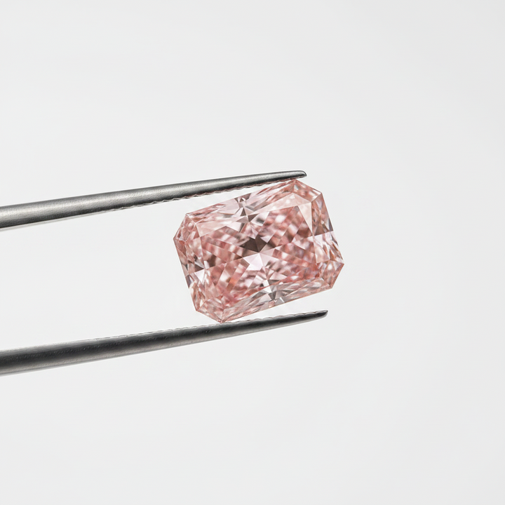 Diamant cultivé en laboratoire de 4,01 carats, taille radiante, VS1/rose vif fantaisie