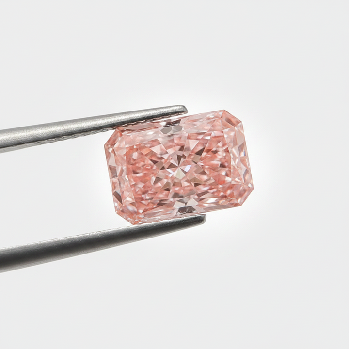 4,01 Karat im Labor gewachsener Diamant im Strahlenschliff, VS2/Fancy Vivid Pink