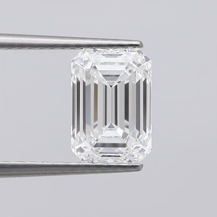 Diamant cultivé en laboratoire taille émeraude de 4,02 carats, VS1/D