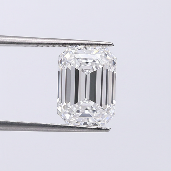 Labordiamant im Smaragdschliff von 4,01 Karat, VVS1/D