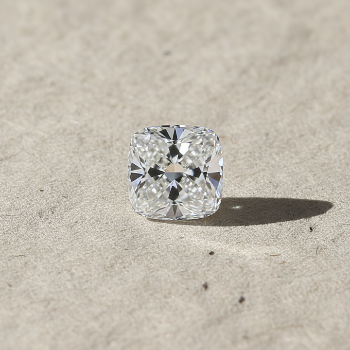 5,00 karaat kussengeslepen laboratorium-gegroeide diamant, VVS2/E