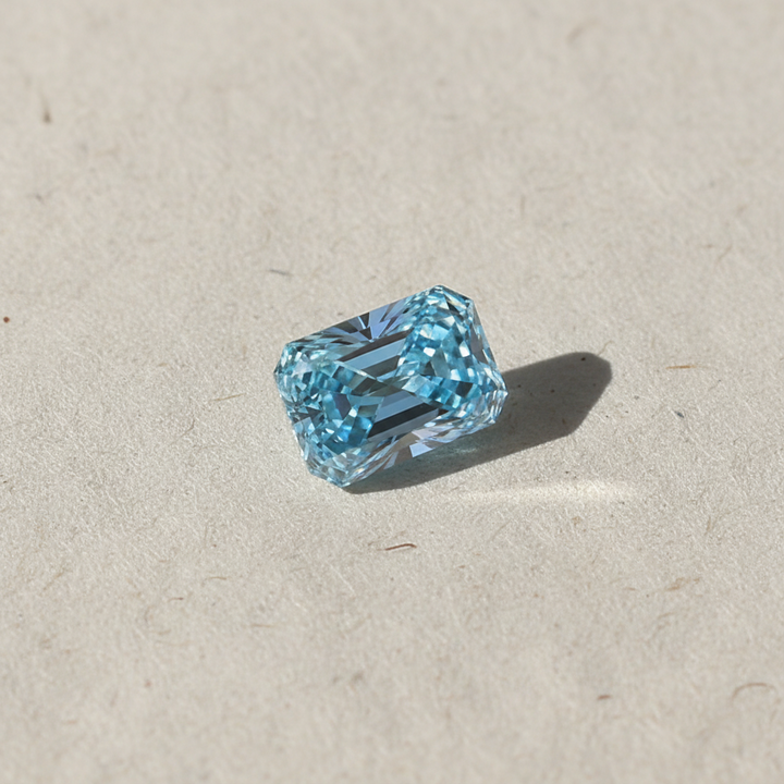 5.00 Carat Radiant Cut Lab Grown Diamond, VS1/Fancy Vivid Blue