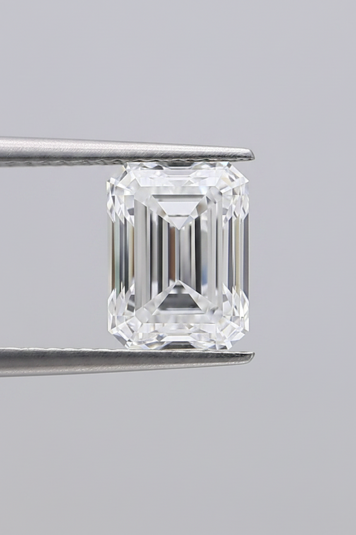 Diamant cultivé en laboratoire taille émeraude de 5,01 carats, VVS2/D