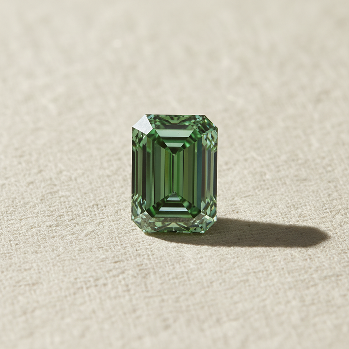Diamant cultivé en laboratoire taille émeraude de 5,04 carats, VS1/vert vif fantaisie