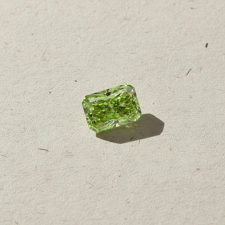 5.06 Carat Radiant Cut Lab Grown Diamond, VS1/Fancy Vivid Green