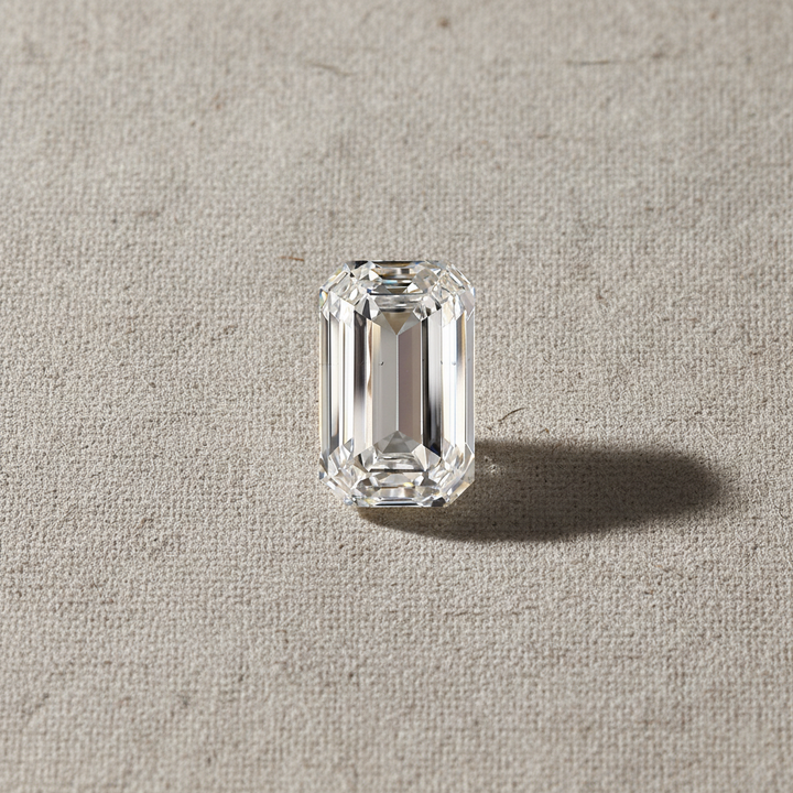 5,14 Karat im Labor gezüchteter Diamant im Smaragdschliff, VS2/E