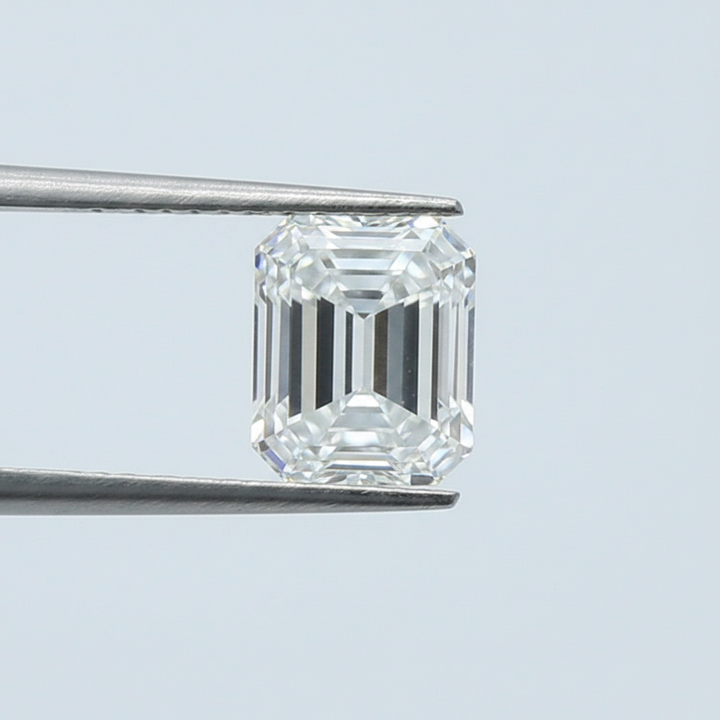 Diamant cultivé en laboratoire taille émeraude de 5,33 carats, VVS2/E