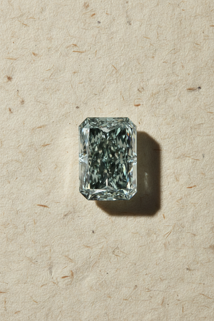 5.47 Carat Radiant Cut Lab Grown Diamond, VS1/Fancy Vivid Bluish Green
