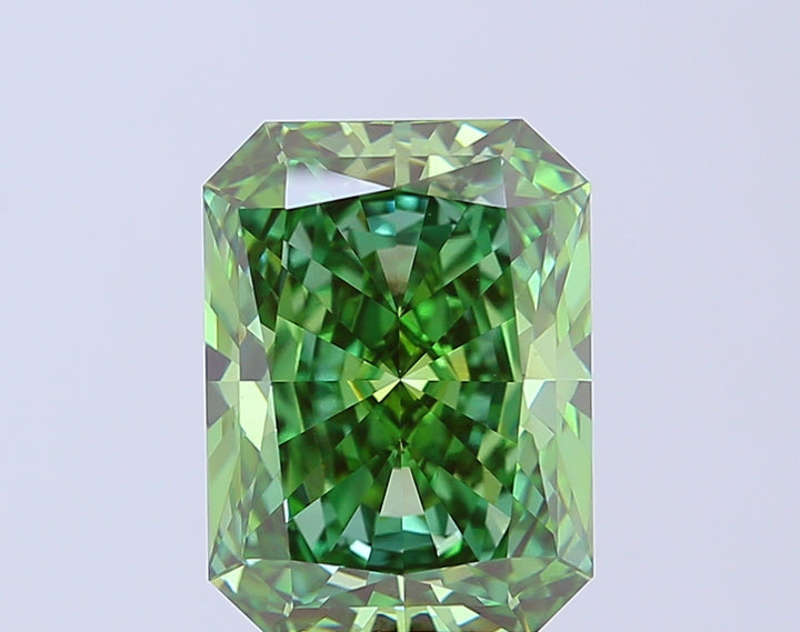 5.55 Carat Radiant Cut Lab Grown Diamond VS2Fancy Vivid Green