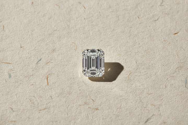 3,20 Karat im Smaragdschliff gezüchteter Diamant, VS2/F