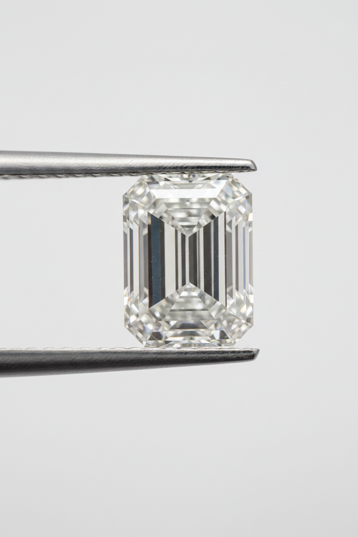3,20 Karat im Smaragdschliff gezüchteter Diamant, VS2/F