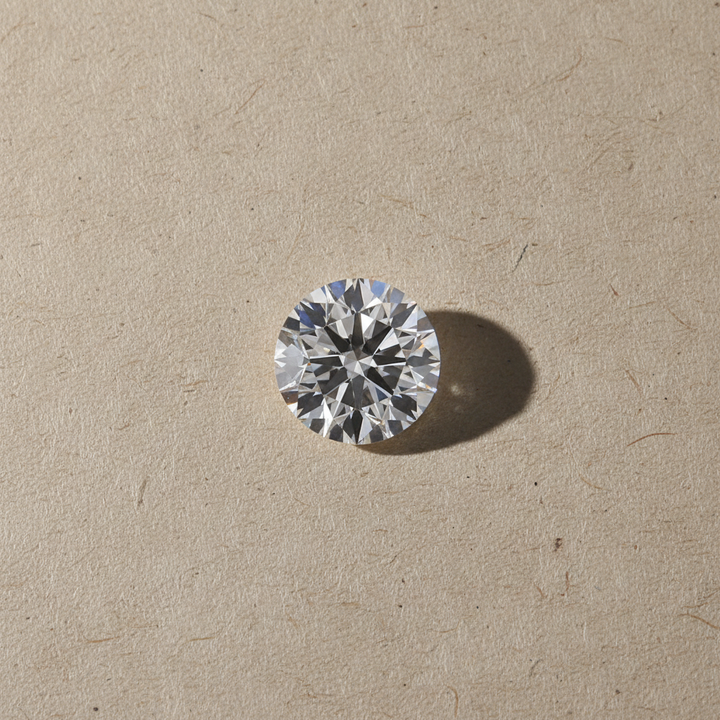 Diamante redondo cultivado em laboratório de 7,01 quilates, VS1/E