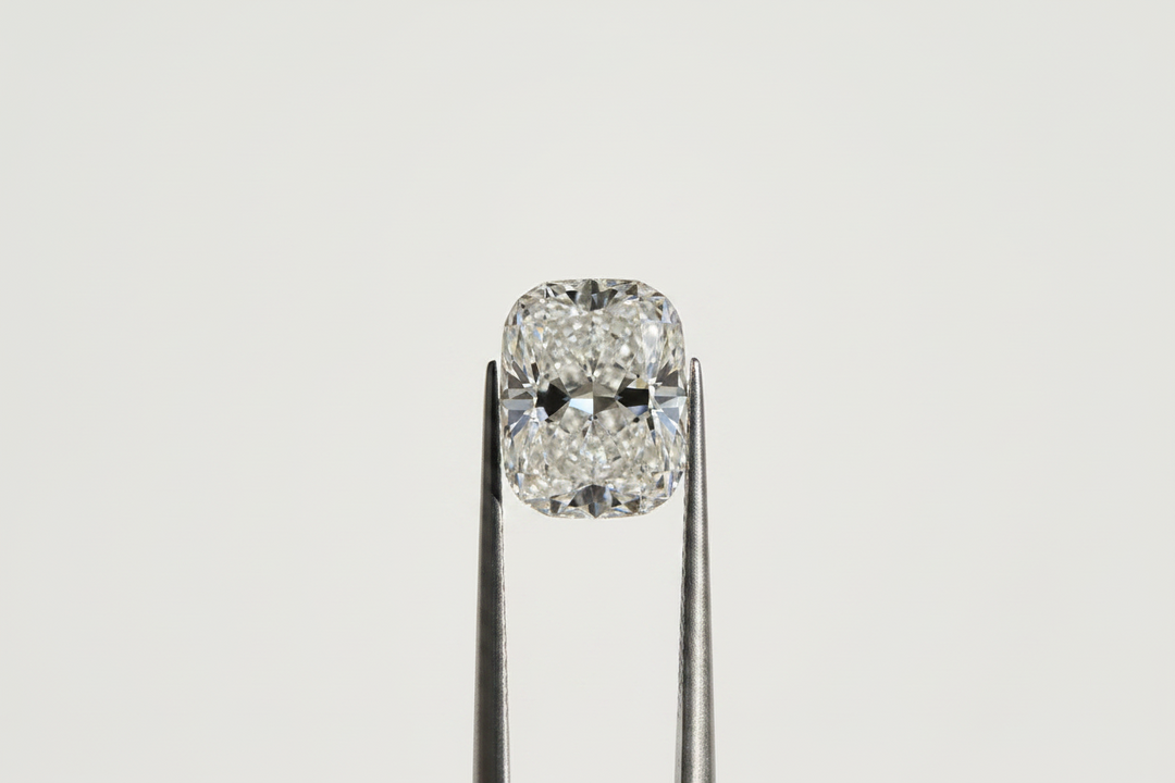 Diamante cultivado em laboratório modificado com almofada de 7,04 quilates, VS2/E