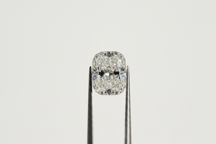 Diamante cultivado em laboratório modificado com almofada de 7,04 quilates, VS2/E