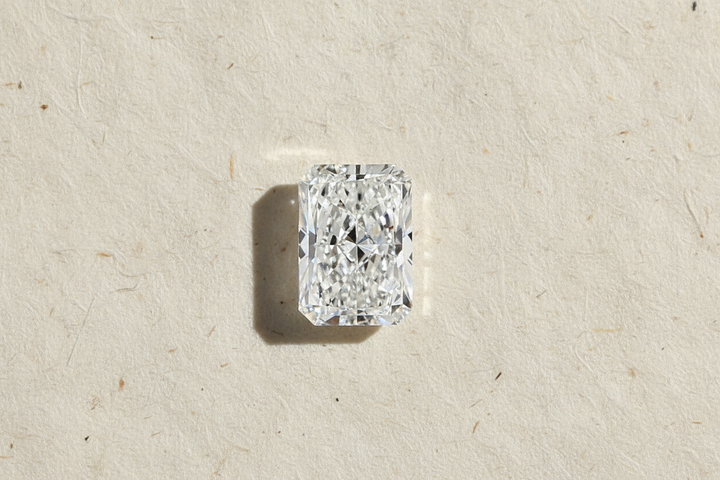 Diamant cultivé en laboratoire de 7,04 carats, taille radiante, F/VS1
