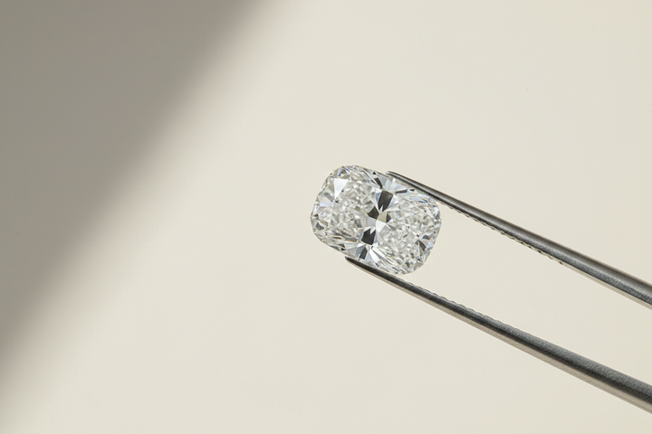 7,06 karaats kussen gemodificeerde laboratorium-gegroeide diamant, VVS2/F