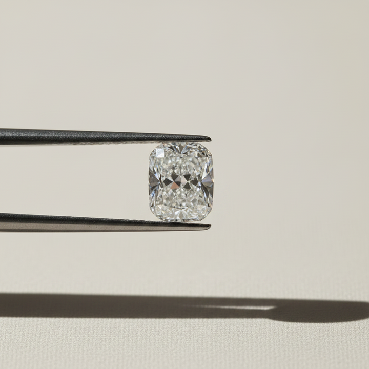 8,63 karaats kussen gemodificeerde laboratorium-gegroeide diamant, VVS2/E