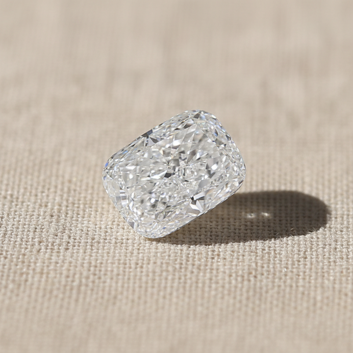 9,23 karaats kussen gemodificeerde laboratorium-gegroeide diamant, VVS2/E